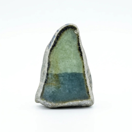 Jade rohstein mit anschnitt - rohstein,
