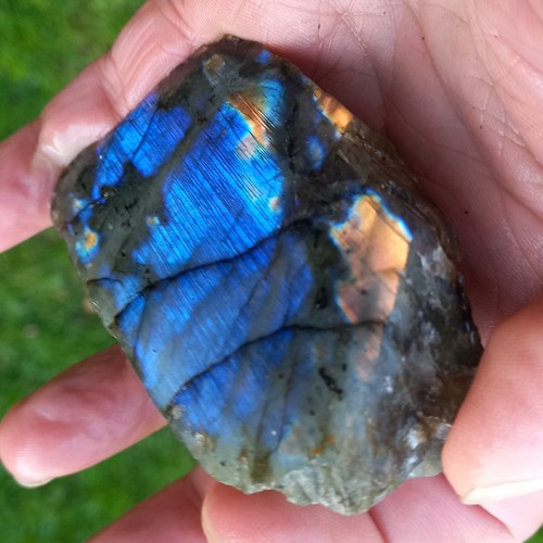 Anschliff rohstein labradorit - anschliff,